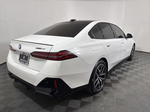 2024 BMW i5 eDrive40