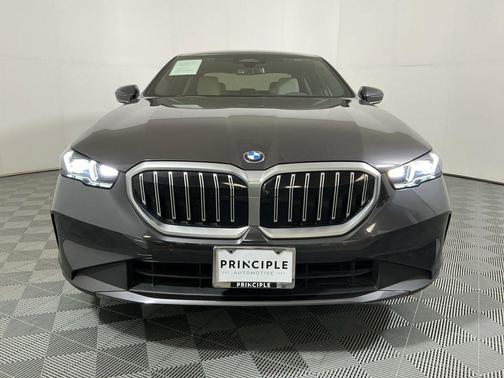 Dark Graphite Metallic 2024 BMW 530 530i