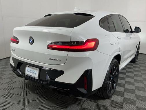 2023 BMW X4 xDrive30i