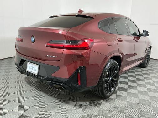 2023 BMW X4 xDrive30i