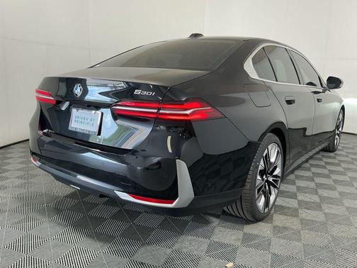 Black Sapphire Metallic 2026 BMW 530 530i