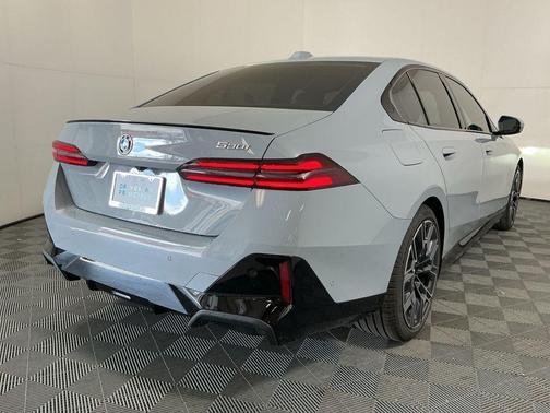 Oxide Grey Metallic 2026 BMW 530 530i