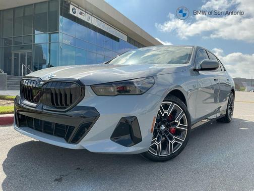 Oxide Grey Metallic 2026 BMW 530 530i