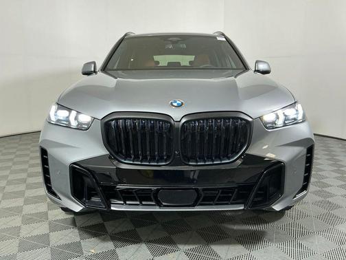 Skyscraper Grey Metallic 2026 BMW X5 xDrive40i