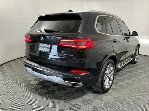 Black Sapphire Metallic 2023 BMW X5 sDrive40i
