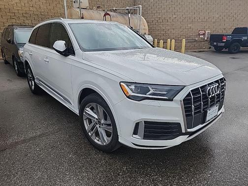 2023 Audi Q7 45 Premium