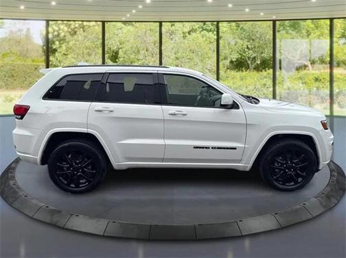 2021 Jeep Grand Cherokee Laredo X 4x4