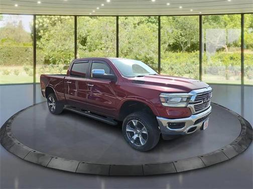 2019 RAM 1500 Laramie Crew Cab 4x4 64' Box