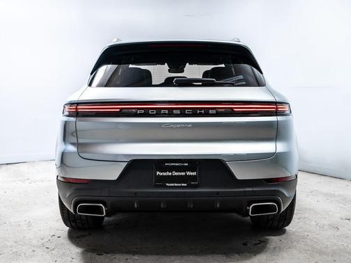 Dolomite Silver Metallic 2026 Porsche Cayenne Base