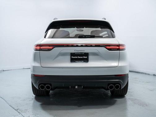 2023 Porsche Cayenne 