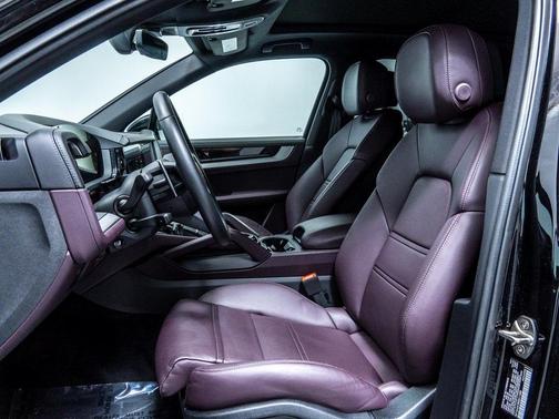 2024 Porsche Cayenne Base