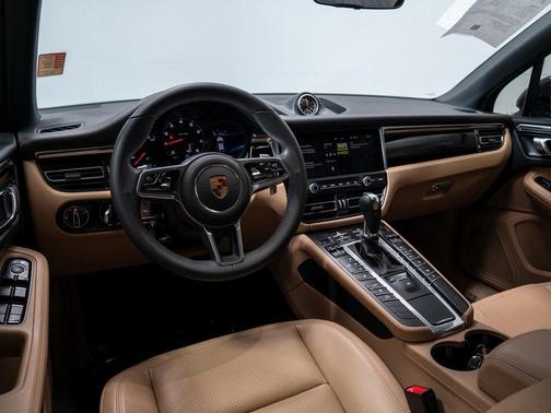 2021 Porsche Macan Base