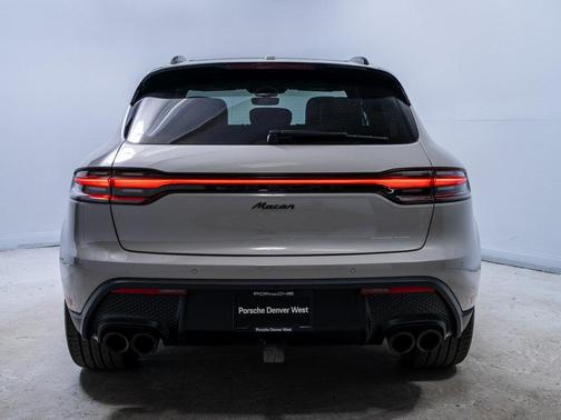 2025 Porsche Macan 