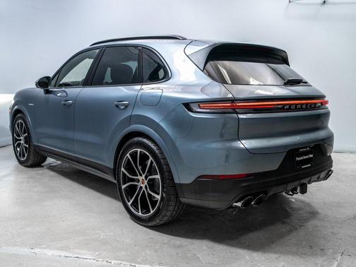 2026 Porsche Cayenne AWD