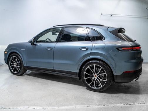 2026 Porsche Cayenne AWD