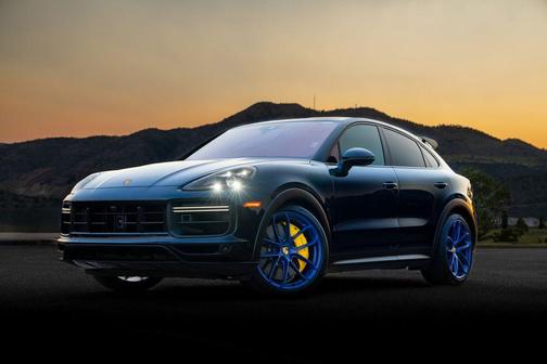 Moonlight Blue Metallic 2023 Porsche Cayenne Turbo GT