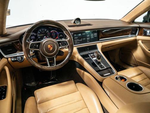 Burgundy Red Metallic 2018 Porsche Panamera 4