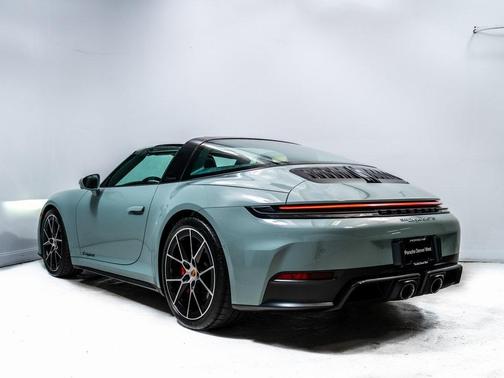 2026 Porsche 911 Targa 4 GTS