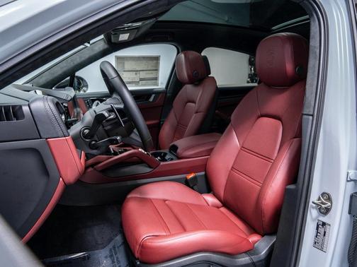 2026 Porsche Cayenne GTS