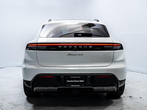 2025 Porsche Macan 4S