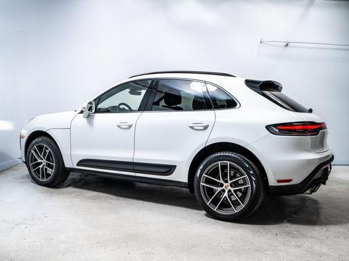2025 Porsche Macan 
