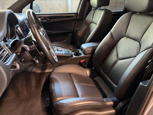 Dolomite Silver Metallic 2020 Porsche Macan S