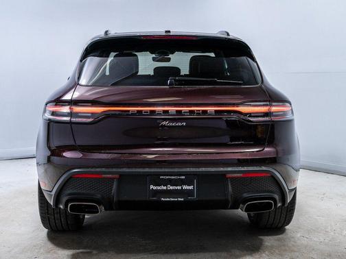 2026 Porsche Macan Base
