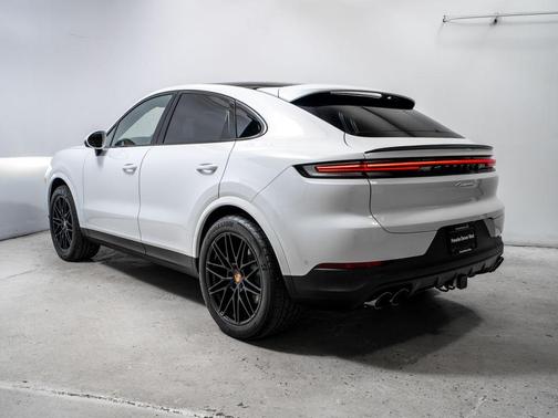Carrara White Metallic 2026 Porsche Cayenne AWD