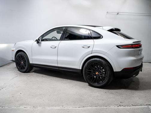 Carrara White Metallic 2026 Porsche Cayenne AWD