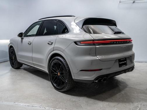 2026 Porsche Cayenne Base