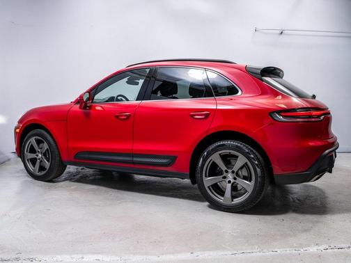 2025 Porsche Macan 
