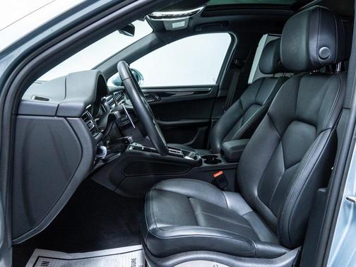 2024 Porsche Macan T