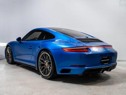 2018 Porsche 911 Carrera 4S