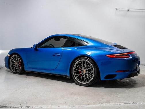 2018 Porsche 911 Carrera 4S