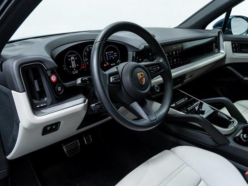 2024 Porsche Cayenne S