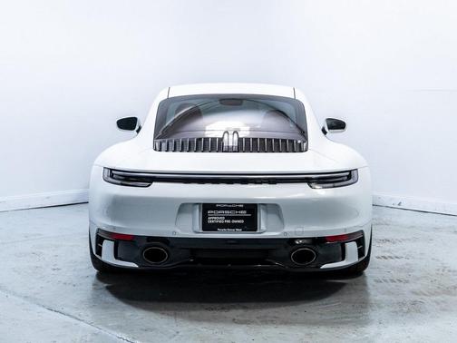 2021 Porsche 911 Carrera