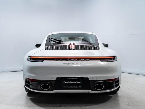 2022 Porsche 911 Carrera 4