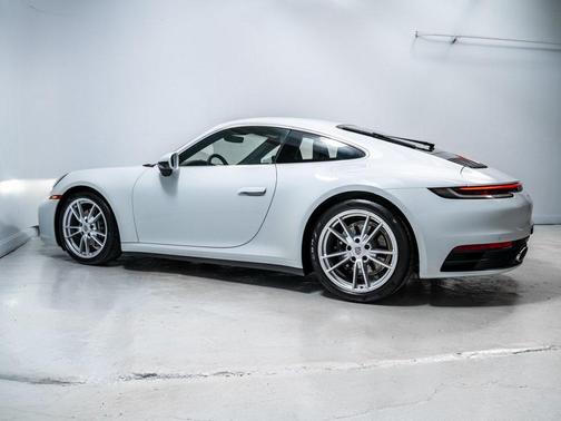 2022 Porsche 911 Carrera 4