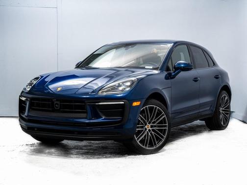 2025 Porsche Macan Base