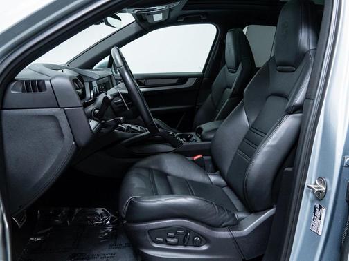 2024 Porsche Cayenne S