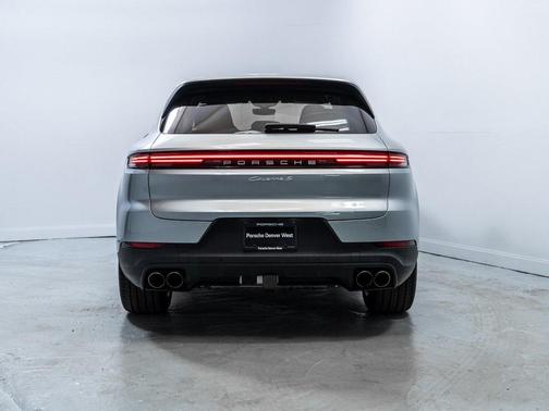 2024 Porsche Cayenne S