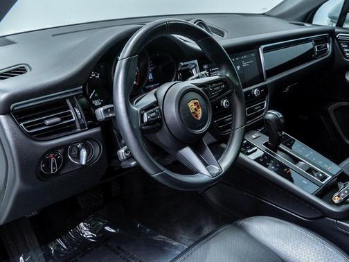 2024 Porsche Macan T