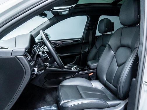 2024 Porsche Macan T