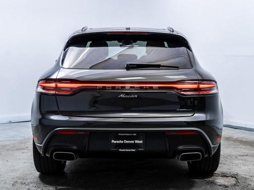 2026 Porsche Macan Base