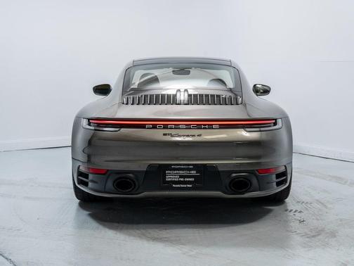 2024 Porsche 911 Carrera 4
