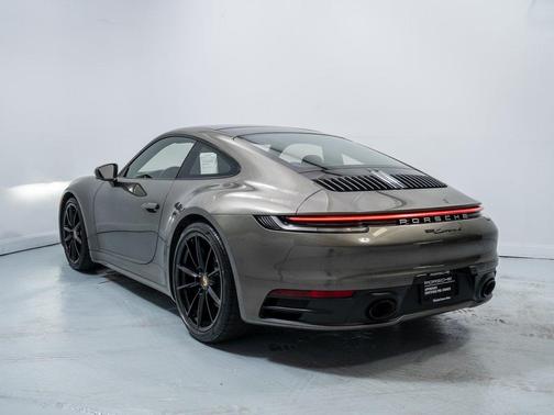 2024 Porsche 911 Carrera 4