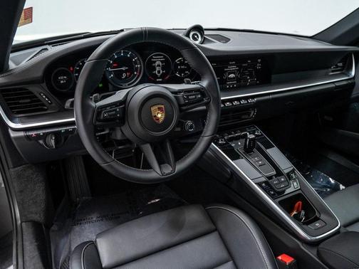 2024 Porsche 911 Carrera 4
