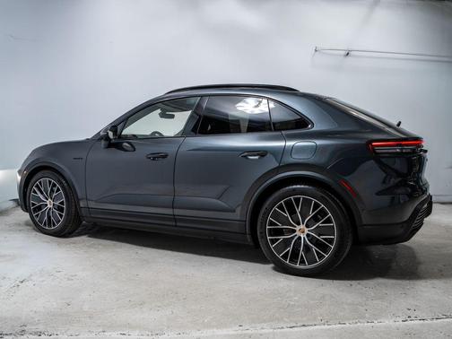 Volcano Grey Metallic 2026 Porsche Macan 4