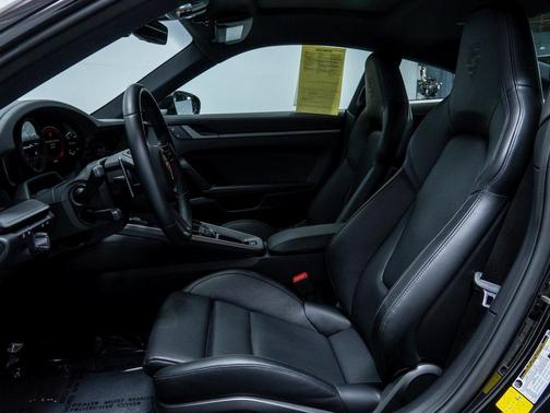 2023 Porsche 911 Carrera 4S
