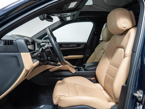 2025 Porsche Cayenne Base